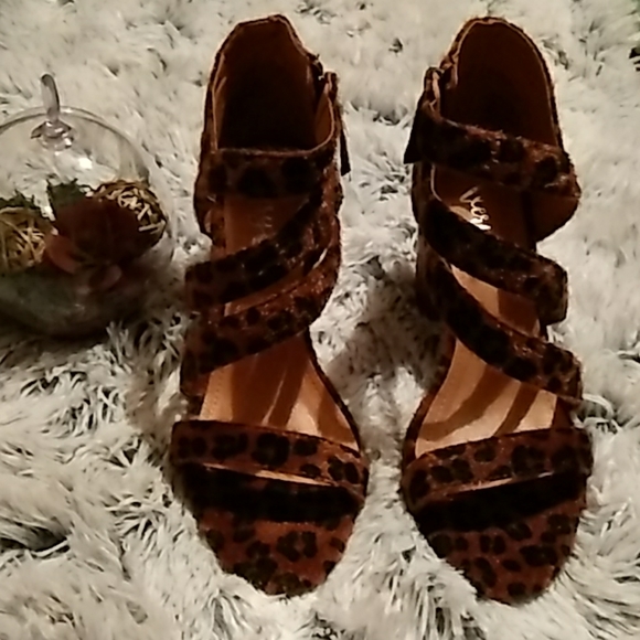 Heels - Picture 1 of 4